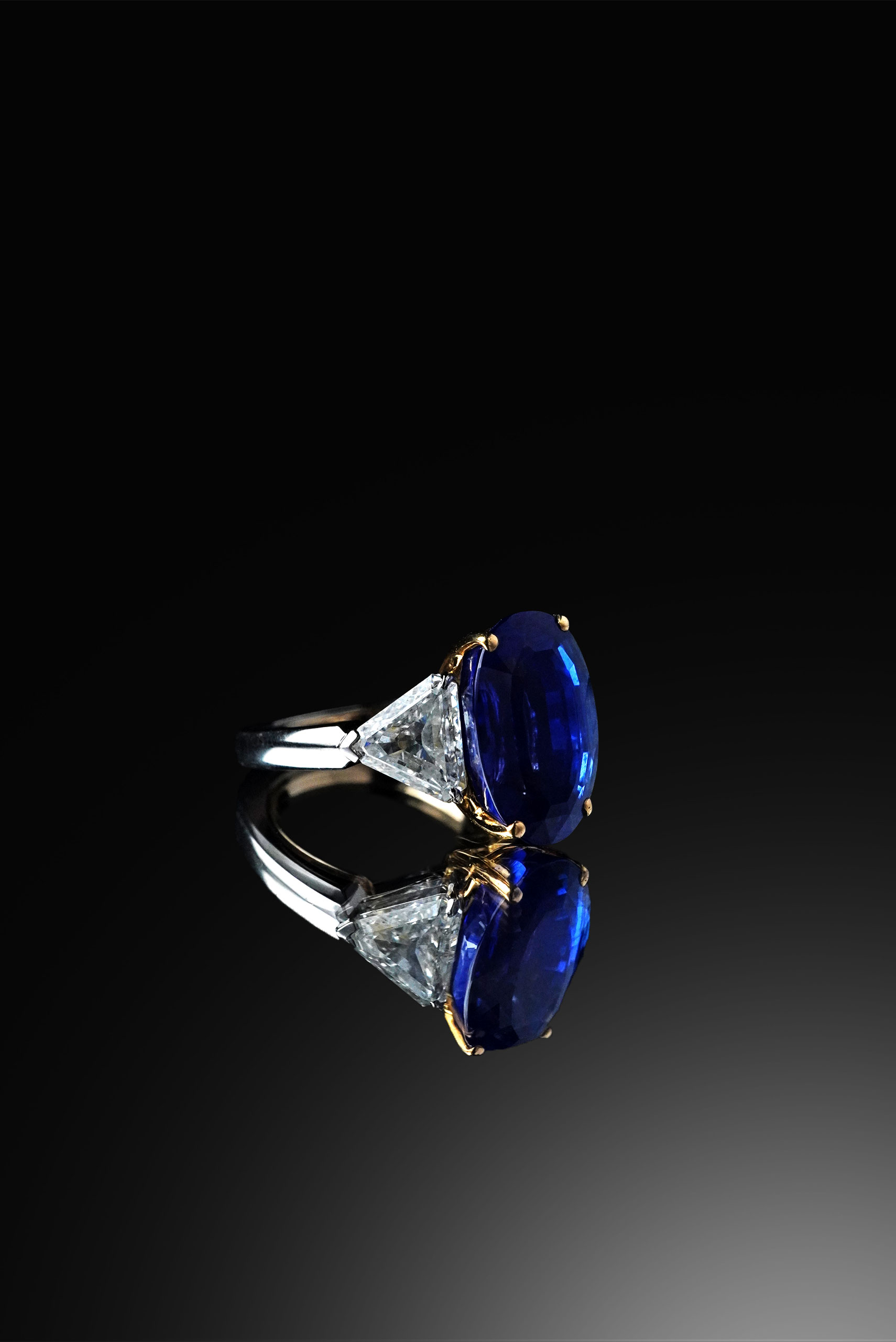 8.03ct Oval Blue Sapphire Ring - Image 3