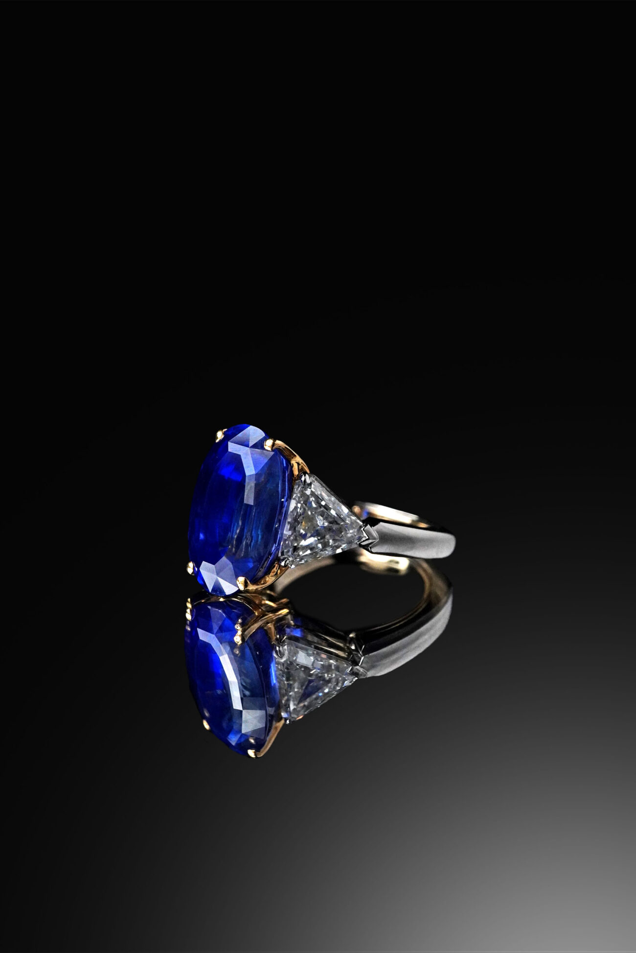 8.03ct Oval Blue Sapphire Ring - Image 4